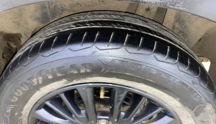 2021 Maruti XL6 ZETA MT, Petrol, Manual, 1,08,262 km, Left Rear Tyre Tread