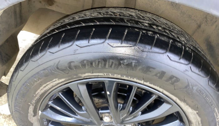 2021 Maruti XL6 ZETA MT, Petrol, Manual, 1,08,262 km, Right Rear Tyre Tread