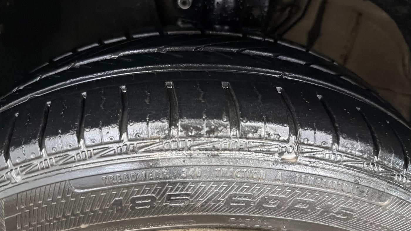 2015 Volkswagen Polo HIGHLINE1.2L, Petrol, Manual, 48,831 km, Left Front Tyre Tread