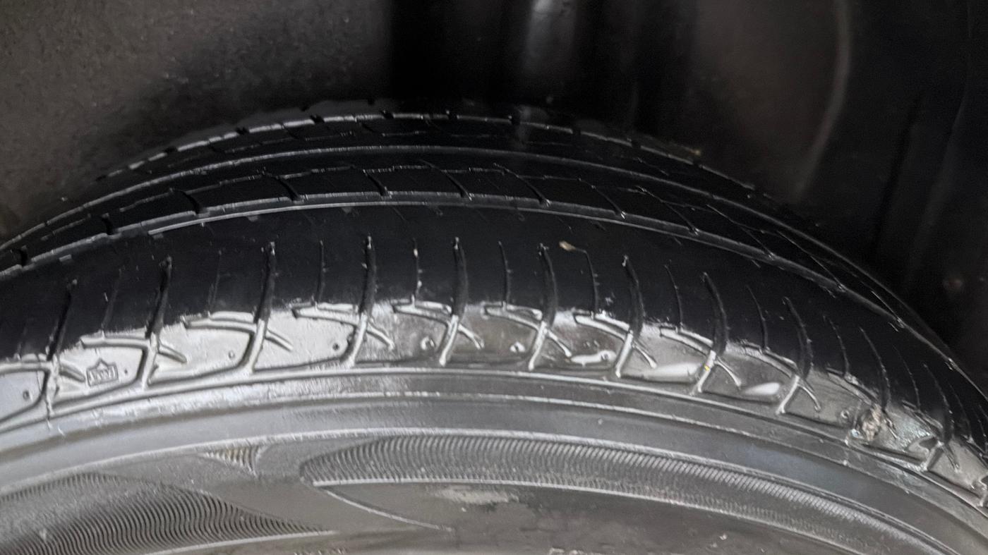 2015 Volkswagen Polo HIGHLINE1.2L, Petrol, Manual, 48,831 km, Left Rear Tyre Tread