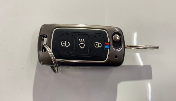 2025 Tata Tiago XZ iCNG, CNG, Manual, 3,607 km, Key Close Up
