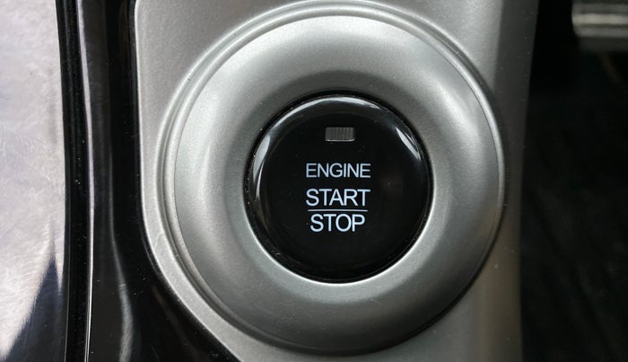 2019 Mahindra XUV500 W11 AT, Diesel, Automatic, 21,352 km, Keyless Start/ Stop Button