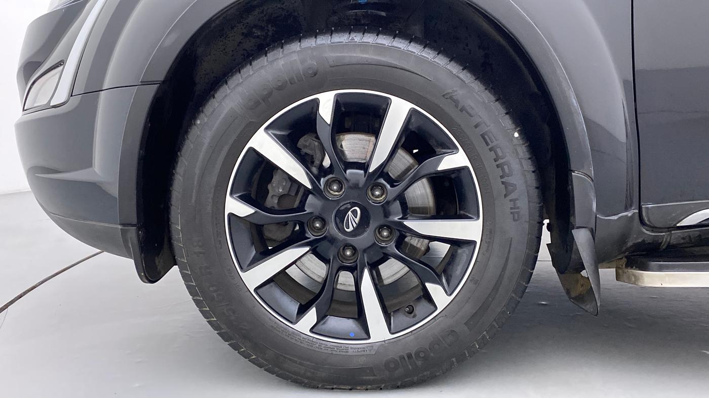 2019 Mahindra XUV500 W11 AT, Diesel, Automatic, 21,352 km, Left Front Wheel