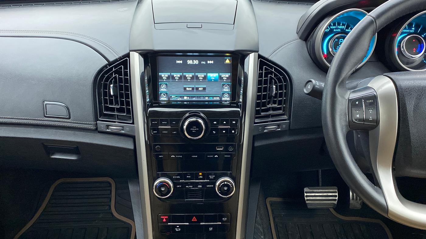 2019 Mahindra XUV500 W11 AT, Diesel, Automatic, 21,352 km, Air Conditioner