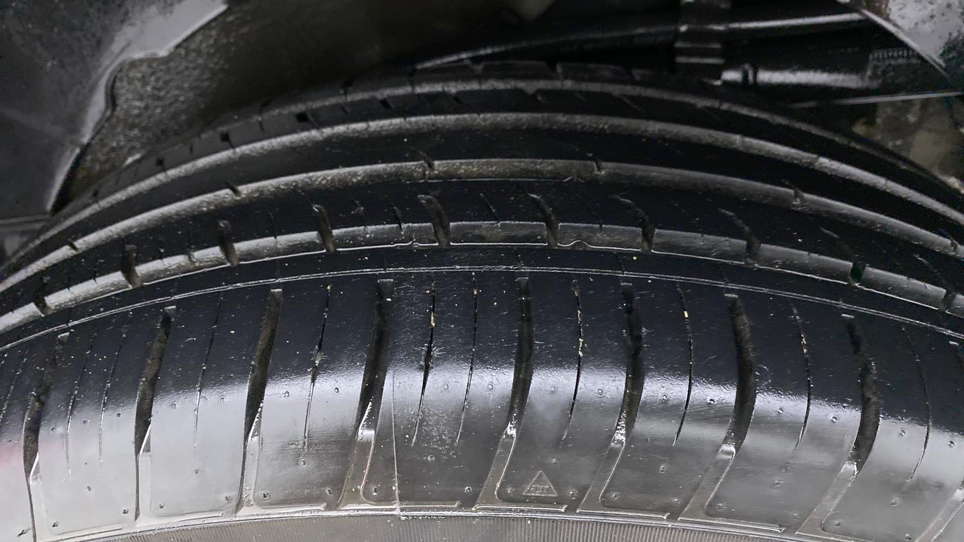 2019 Mahindra XUV500 W11 AT, Diesel, Automatic, 21,352 km, Left Rear Tyre Tread