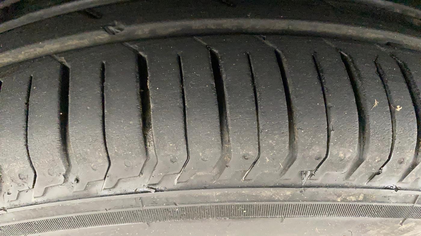 2019 Nissan Kicks XV DIESEL, Diesel, Manual, 81,657 km, Left Front Tyre Tread