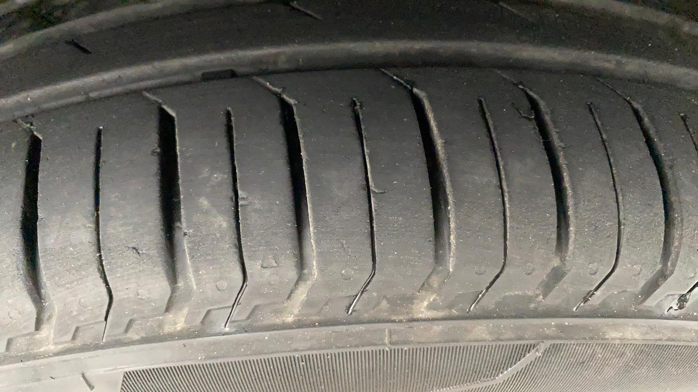 2019 Nissan Kicks XV DIESEL, Diesel, Manual, 81,657 km, Left Rear Tyre Tread