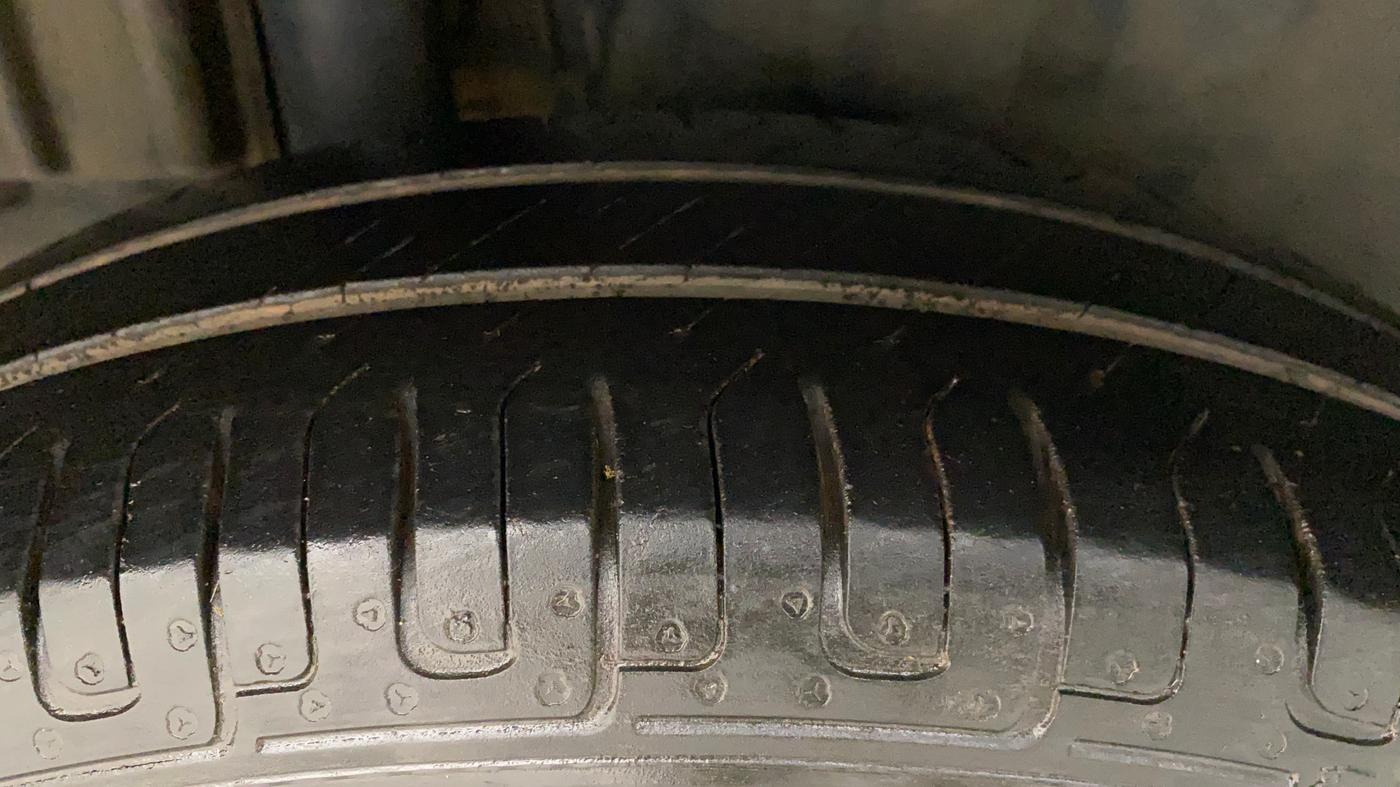 2012 Maruti Swift Dzire VDI, Diesel, Manual, 1,12,992 km, Right Rear Tyre Tread