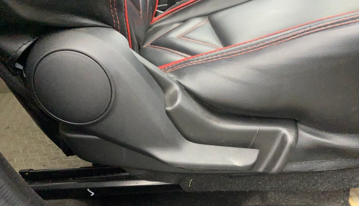 2021 Maruti Swift LXI, Petrol, Manual, 33,605 km, Driver Side Adjustment Panel