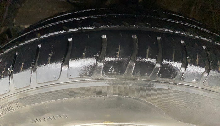 2021 Maruti Swift LXI, Petrol, Manual, 33,605 km, Left Front Tyre Tread
