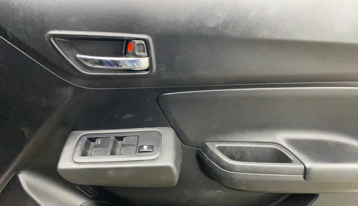 2021 Maruti Swift LXI, Petrol, Manual, 33,605 km, Driver Side Door Panels Control
