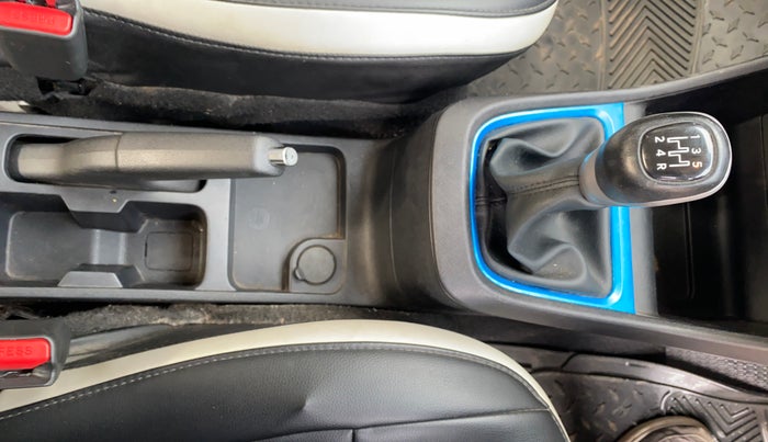 2021 Tata PUNCH CREATIVE  MT, Petrol, Manual, 19,731 km, Gear Lever