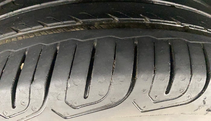 2017 Maruti Dzire ZXI PLUS, Petrol, Manual, 88,465 km, Right Rear Tyre Tread