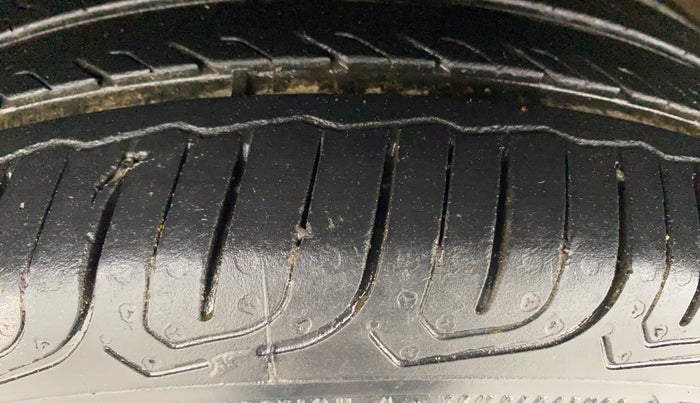 2017 Maruti Dzire ZXI PLUS, Petrol, Manual, 88,465 km, Left Front Tyre Tread