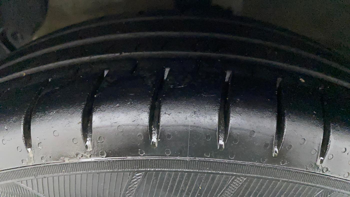 2015 Hyundai Grand i10 MAGNA 1.2 KAPPA VTVT, CNG, Manual, 87,109 km, Left Front Tyre Tread