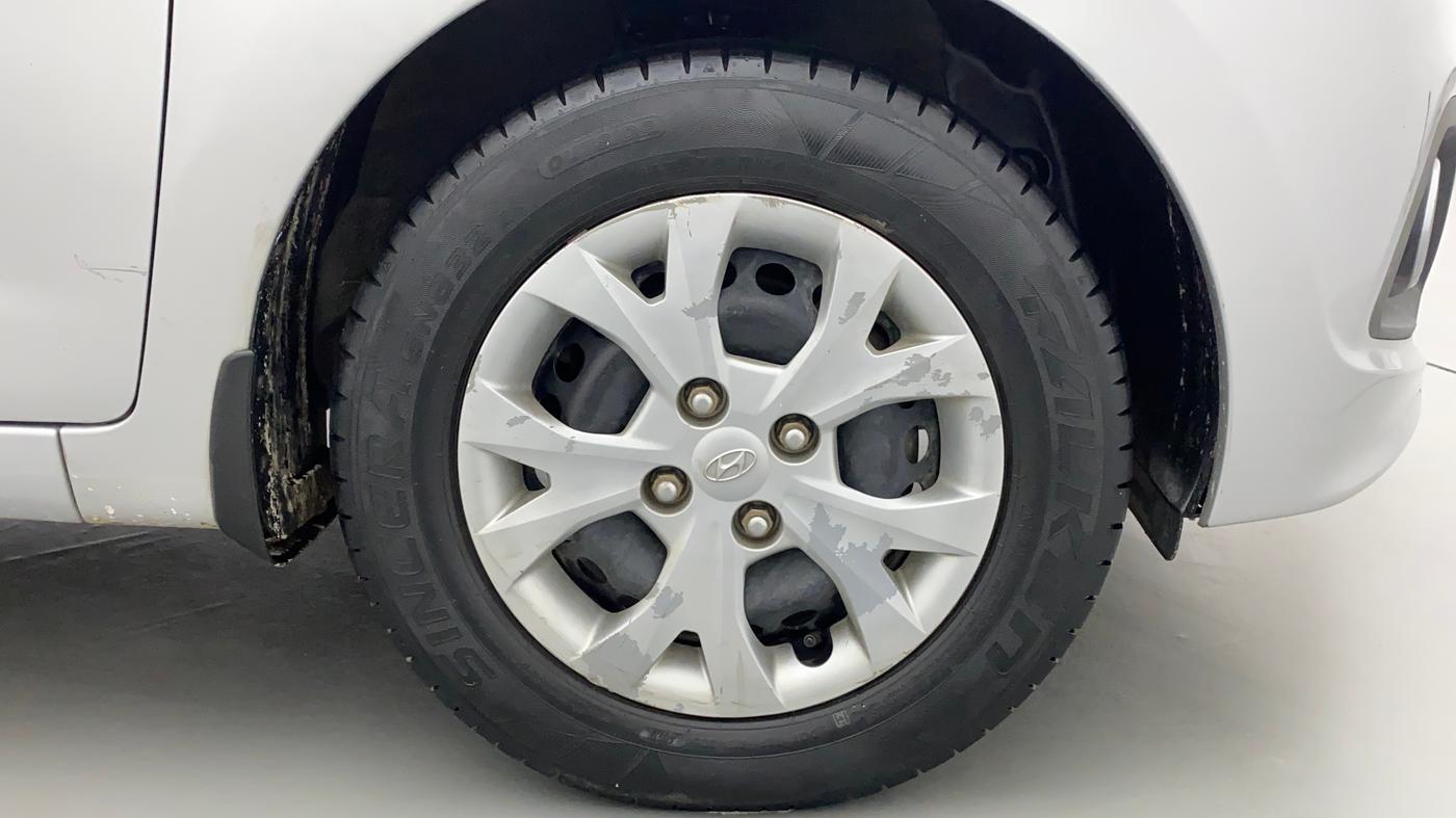 2015 Hyundai Grand i10 MAGNA 1.2 KAPPA VTVT, CNG, Manual, 87,109 km, Right Front Wheel