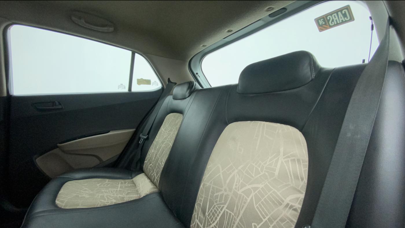 2015 Hyundai Grand i10 MAGNA 1.2 KAPPA VTVT, CNG, Manual, 87,109 km, Right Side Rear Door Cabin