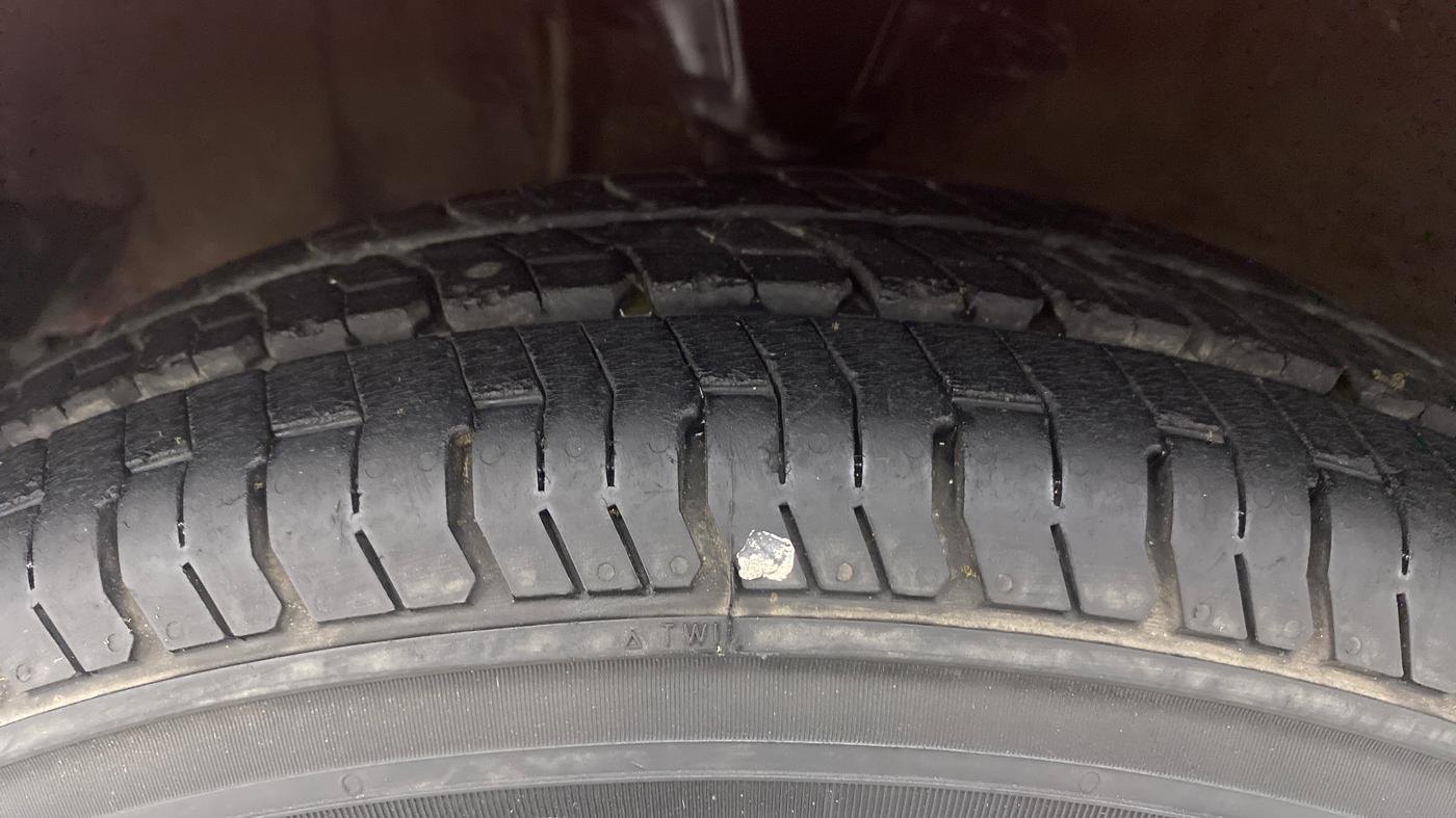 2012 Hyundai i10 SPORTZ 1.2, Petrol, Manual, 95,397 km, Left Front Tyre Tread