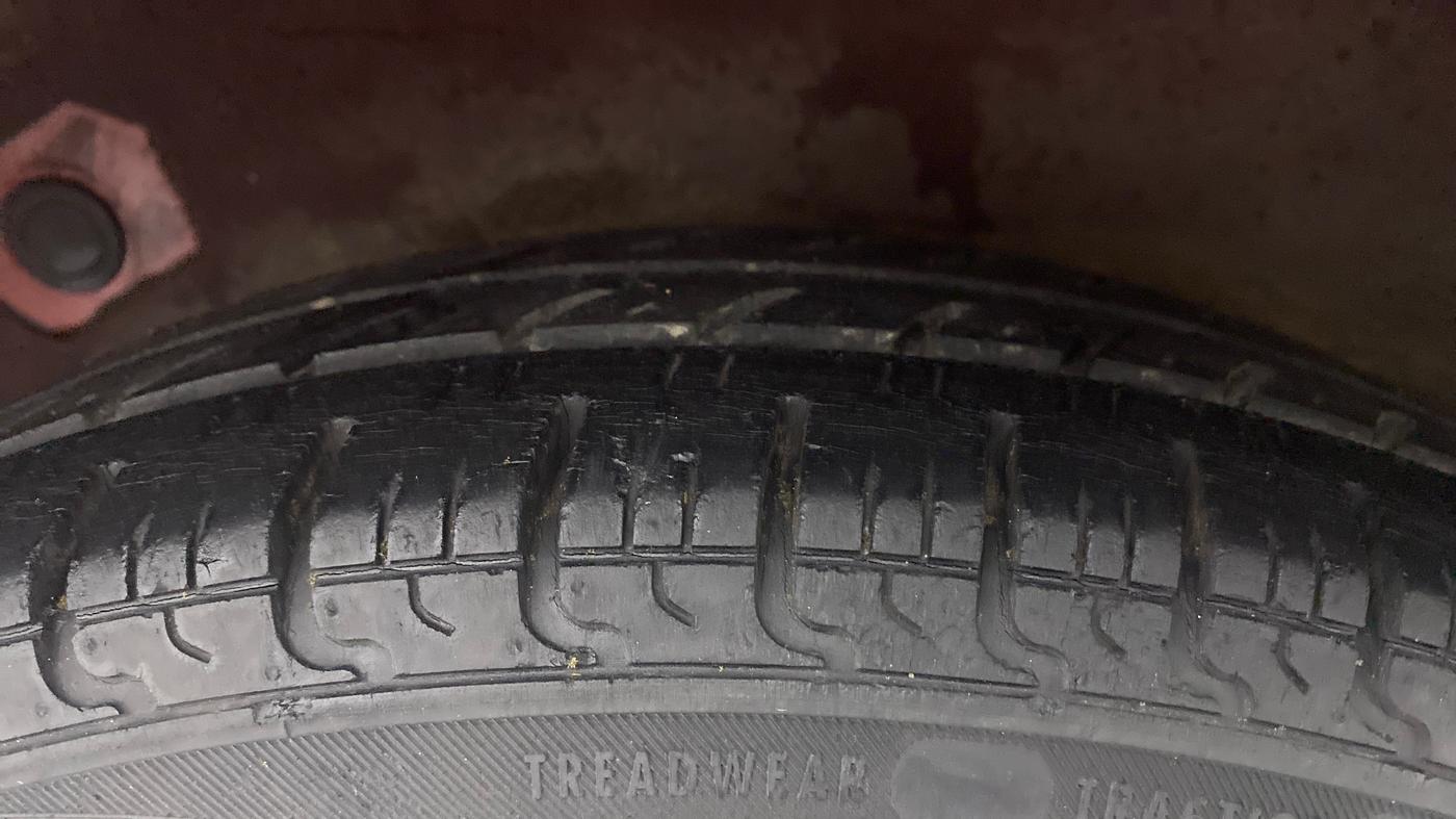 2012 Hyundai i10 SPORTZ 1.2, Petrol, Manual, 95,397 km, Right Rear Tyre Tread
