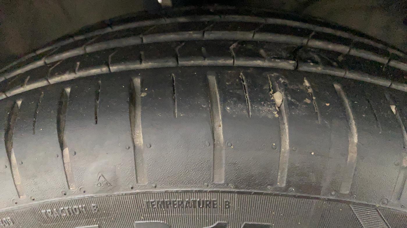2020 Maruti Swift ZXI+, Petrol, Manual, 7,734 km, Left Front Tyre Tread
