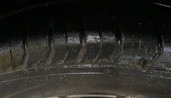 2022 Skoda SLAVIA STYLE 1.0L TSI AT, Petrol, Automatic, 39,763 km, Left Front Tyre Tread