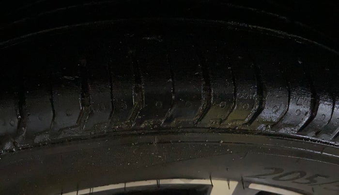 2022 Skoda SLAVIA STYLE 1.0L TSI AT, Petrol, Automatic, 39,763 km, Right Front Tyre Tread