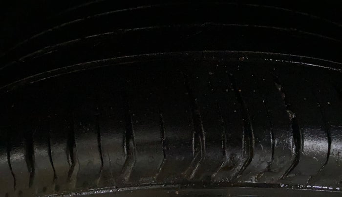 2022 Skoda SLAVIA STYLE 1.0L TSI AT, Petrol, Automatic, 39,763 km, Right Rear Tyre Tread