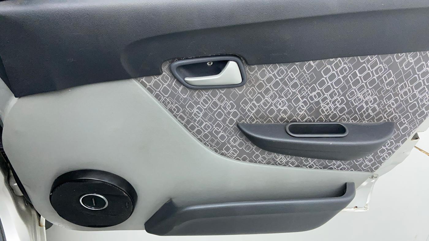 2016 Maruti Alto 800 LXI, Petrol, Manual, 32,189 km, Driver Side Door Panels Control