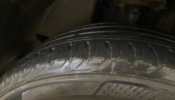 2022 Jeep Compass LIMITED (O) 1.4 PETROL DCT, Petrol, Automatic, 47,295 km, Right Rear Tyre Tread