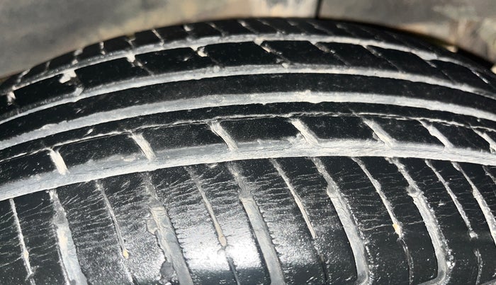 2016 Renault Kwid RXT 0.8, Petrol, Manual, 37,817 km, Left Rear Tyre Tread