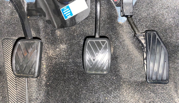 2020 Toyota Glanza V, Petrol, Manual, 32,705 km, Pedals