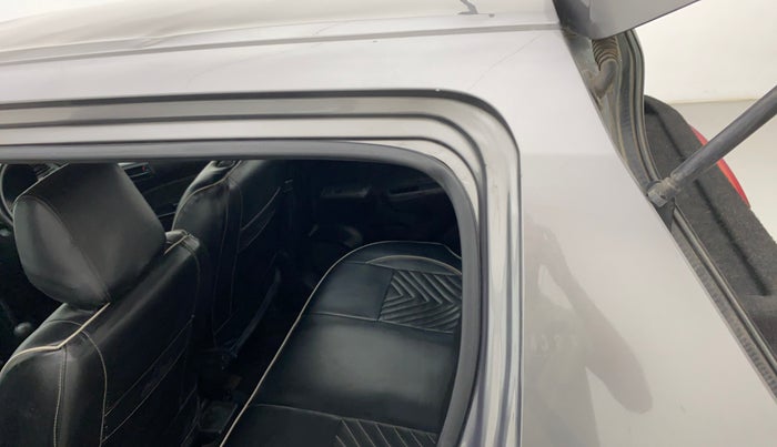 2017 Maruti Swift LXI (O), Petrol, Manual, 79,697 km, Left C pillar - Pillar damaged/repaired