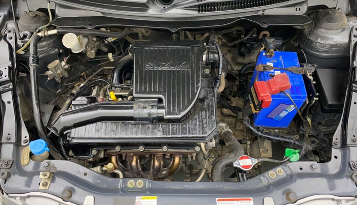 2017 Maruti Swift LXI (O), Petrol, Manual, 79,697 km, Open Bonet