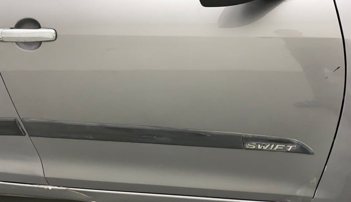 2017 Maruti Swift LXI (O), Petrol, Manual, 79,697 km, Driver-side door - Minor scratches