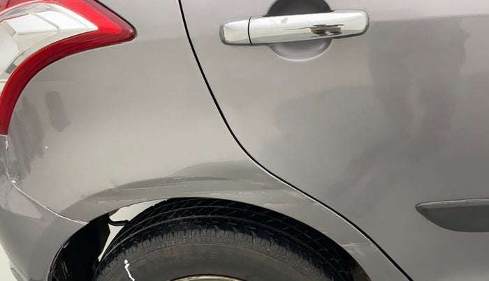 2017 Maruti Swift LXI (O), Petrol, Manual, 79,697 km, Right quarter panel - Slightly dented