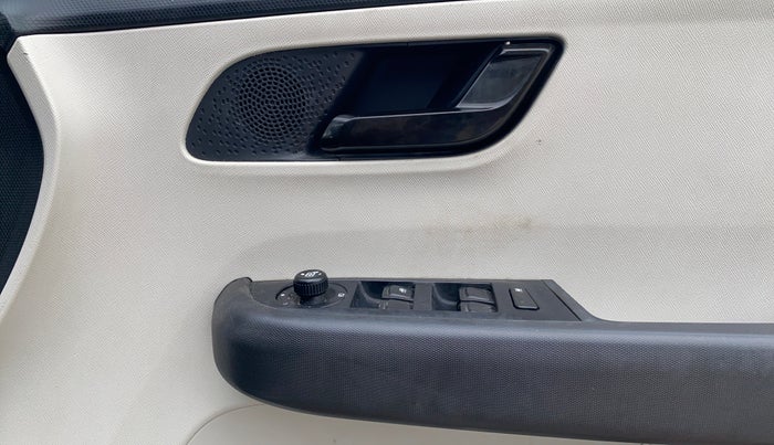 2021 Tata ALTROZ XT PETROL, Petrol, Manual, 73,750 km, Driver Side Door Panels Control