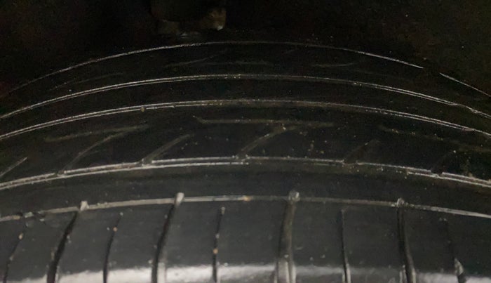 2018 Ford Ecosport TITANIUM 1.5L DIESEL, Diesel, Manual, 1,05,406 km, Right Rear Tyre Tread