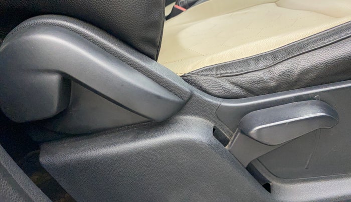 2018 Ford Ecosport TITANIUM 1.5L DIESEL, Diesel, Manual, 1,05,406 km, Driver Side Adjustment Panel