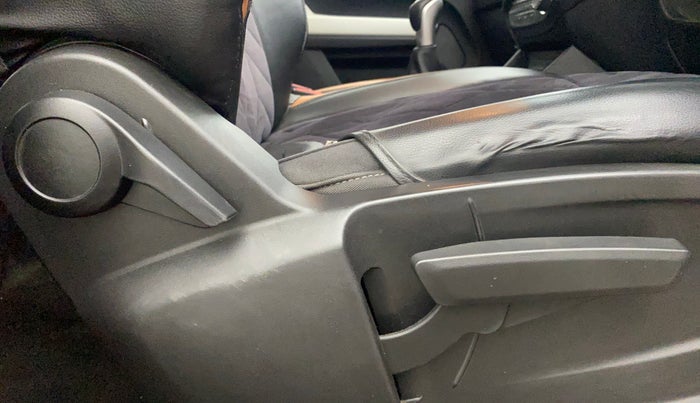 2022 Tata PUNCH CREATIVE  iRA PACK MT, Petrol, Manual, 84,424 km, Driver Side Adjustment Panel