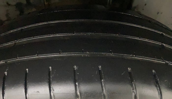 2022 Tata PUNCH CREATIVE  iRA PACK MT, Petrol, Manual, 84,424 km, Left Rear Tyre Tread