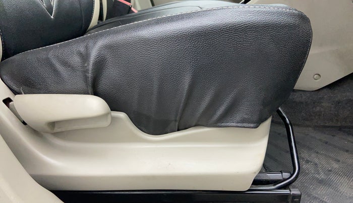 2014 Maruti Celerio VXI d, Petrol, Manual, 33,413 km, Driver Side Adjustment Panel