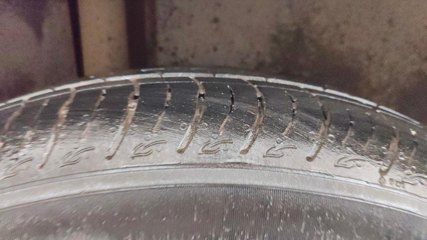 2025 Maruti BREZZA VXI S-CNG, CNG, Manual, 9,587 km, Right Rear Tyre Tread