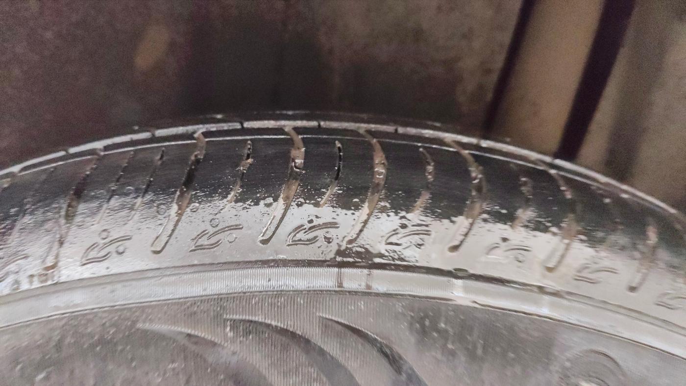 2025 Maruti BREZZA VXI S-CNG, CNG, Manual, 9,587 km, Left Rear Tyre Tread
