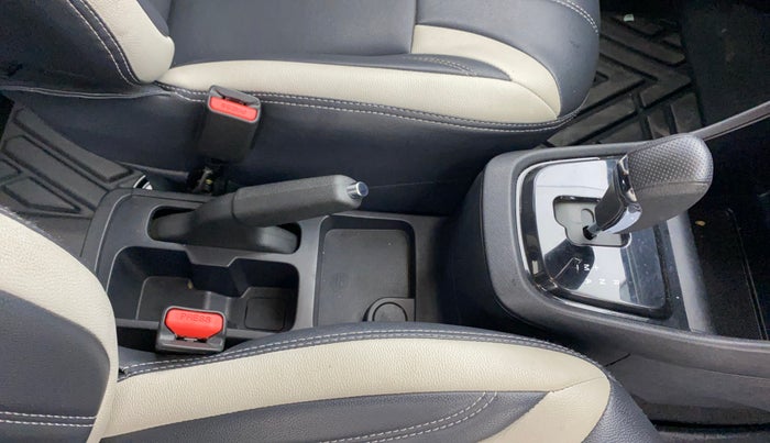 2022 Tata PUNCH CREATIVE AMT 1.2 RTN DUAL TONE, Petrol, Automatic, 10,270 km, Gear Lever