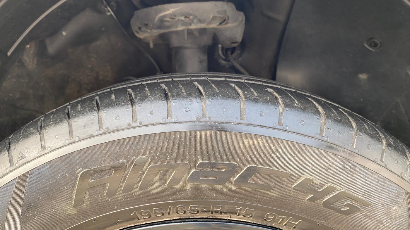 2024 Hyundai VENUE SX 1.2 KNIGHT EDITION, Petrol, Manual, 14,356 km, Right Front Tyre Tread