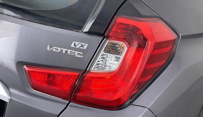 2017 Honda WR-V 1.5 i-DTEC VX MT, Diesel, Manual, 59,266 km, Right tail light - Minor scratches