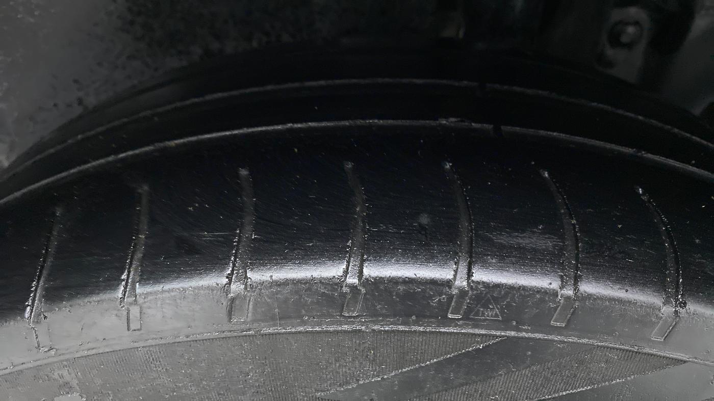 2014 Maruti Ertiga ZDI, Diesel, Manual, 88,223 km, Left Rear Tyre Tread