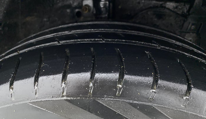 2014 Maruti Ertiga ZDI, Diesel, Manual, 88,223 km, Right Front Tyre Tread