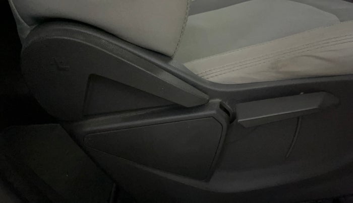2017 Ford Ecosport TITANIUM 1.5L PETROL AT, Petrol, Automatic, 63,193 km, Driver Side Adjustment Panel