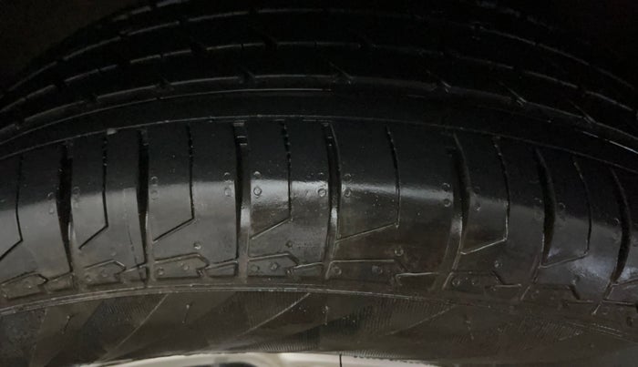 2017 Ford Ecosport TITANIUM 1.5L PETROL AT, Petrol, Automatic, 63,193 km, Left Rear Tyre Tread